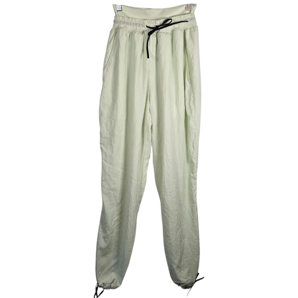 Gymshark Womens CTY Joggers in Celery Green Size XSmall Drawstring Waist&Cuffs - Picture 1 of 13
